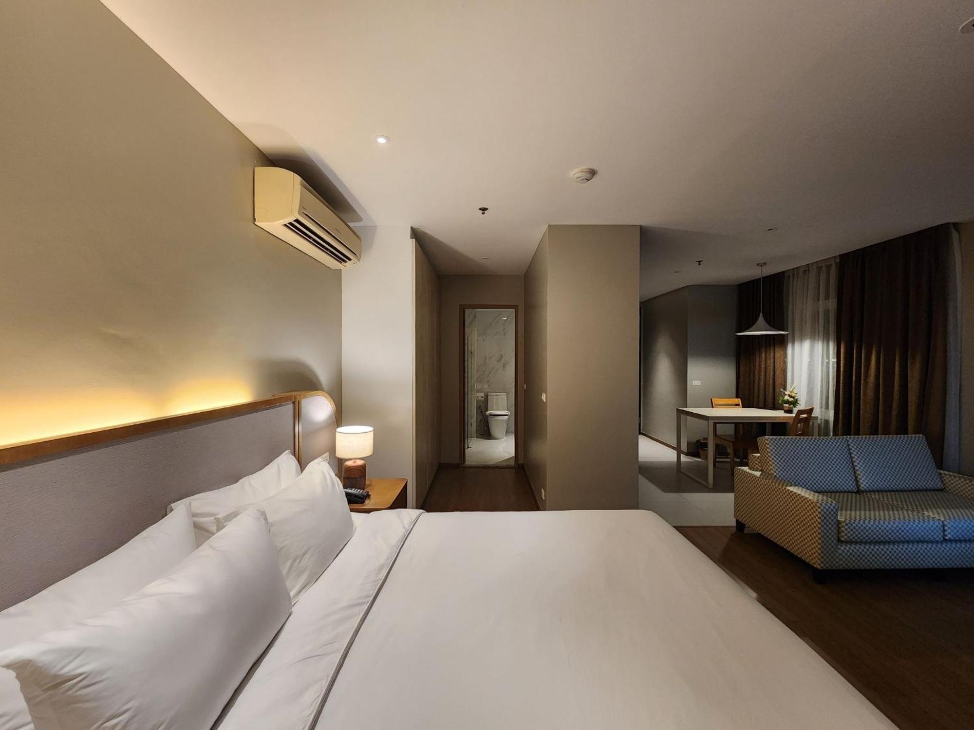 Brighton Hotel Бангкок Экстерьер фото