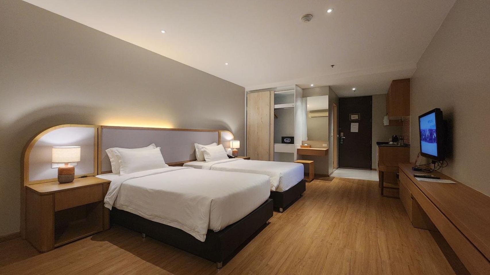 Brighton Hotel Бангкок Экстерьер фото