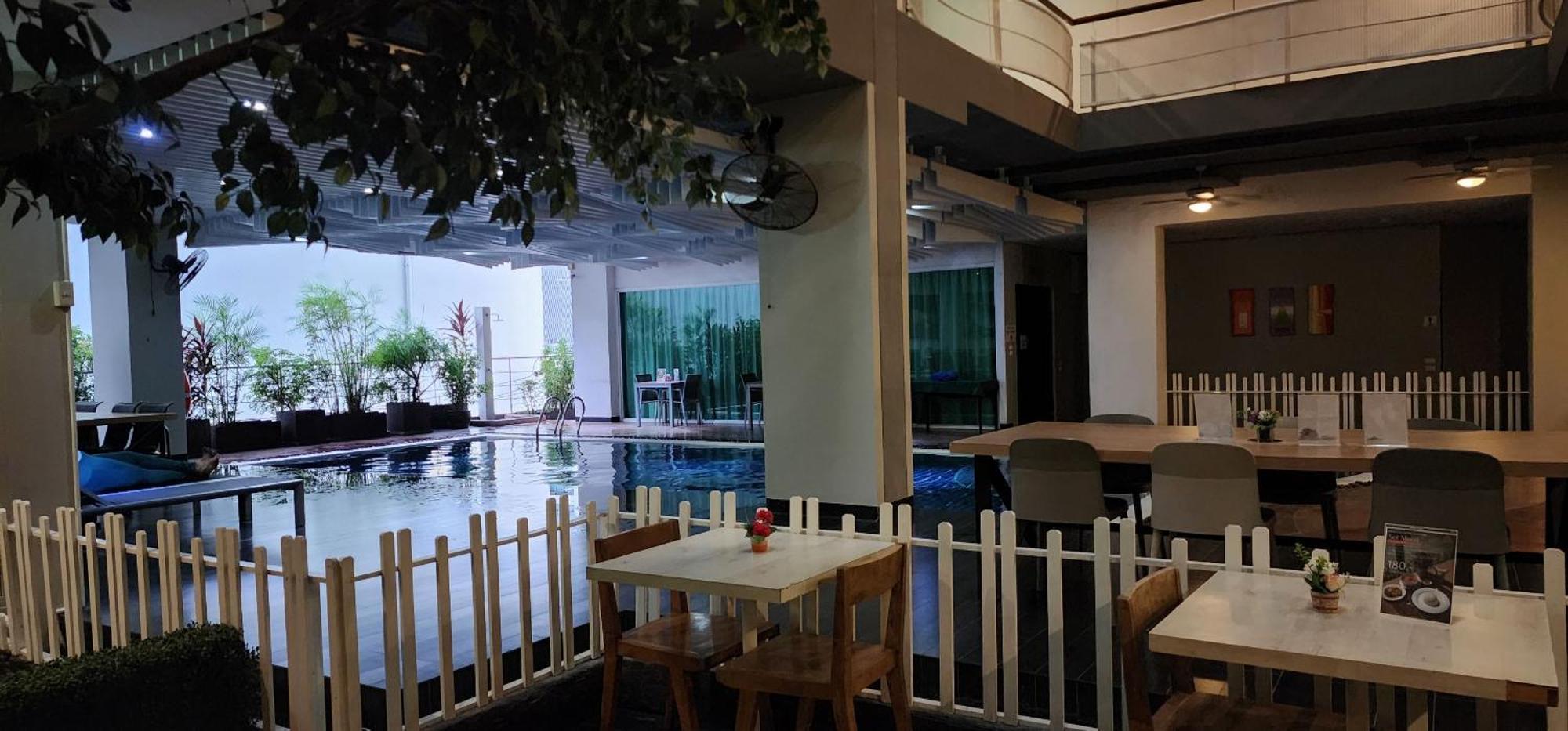 Brighton Hotel Бангкок Экстерьер фото