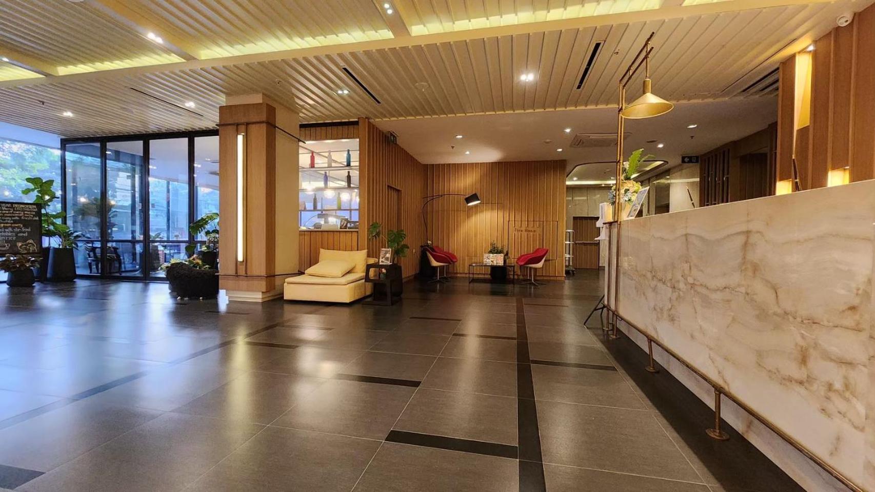 Brighton Hotel Бангкок Экстерьер фото
