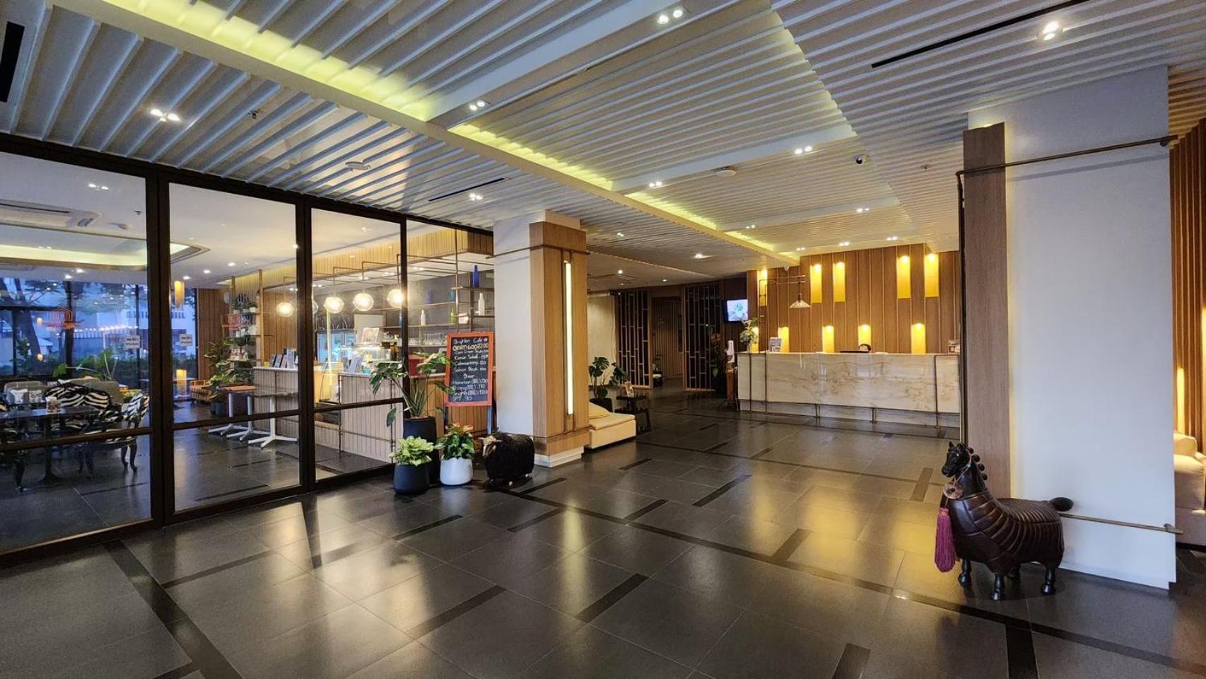 Brighton Hotel Бангкок Экстерьер фото